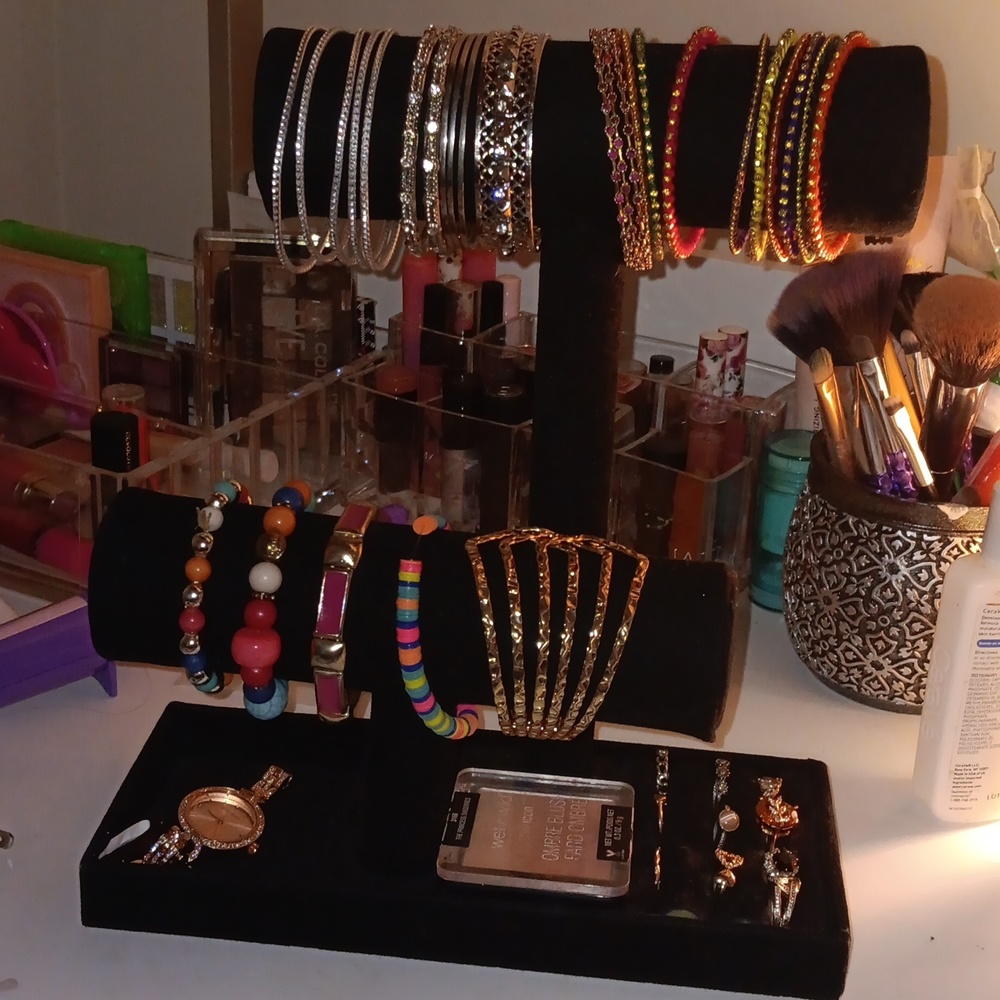 Jewelry holder